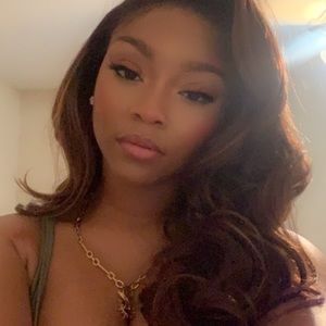 Meet your Posher, Mikeila